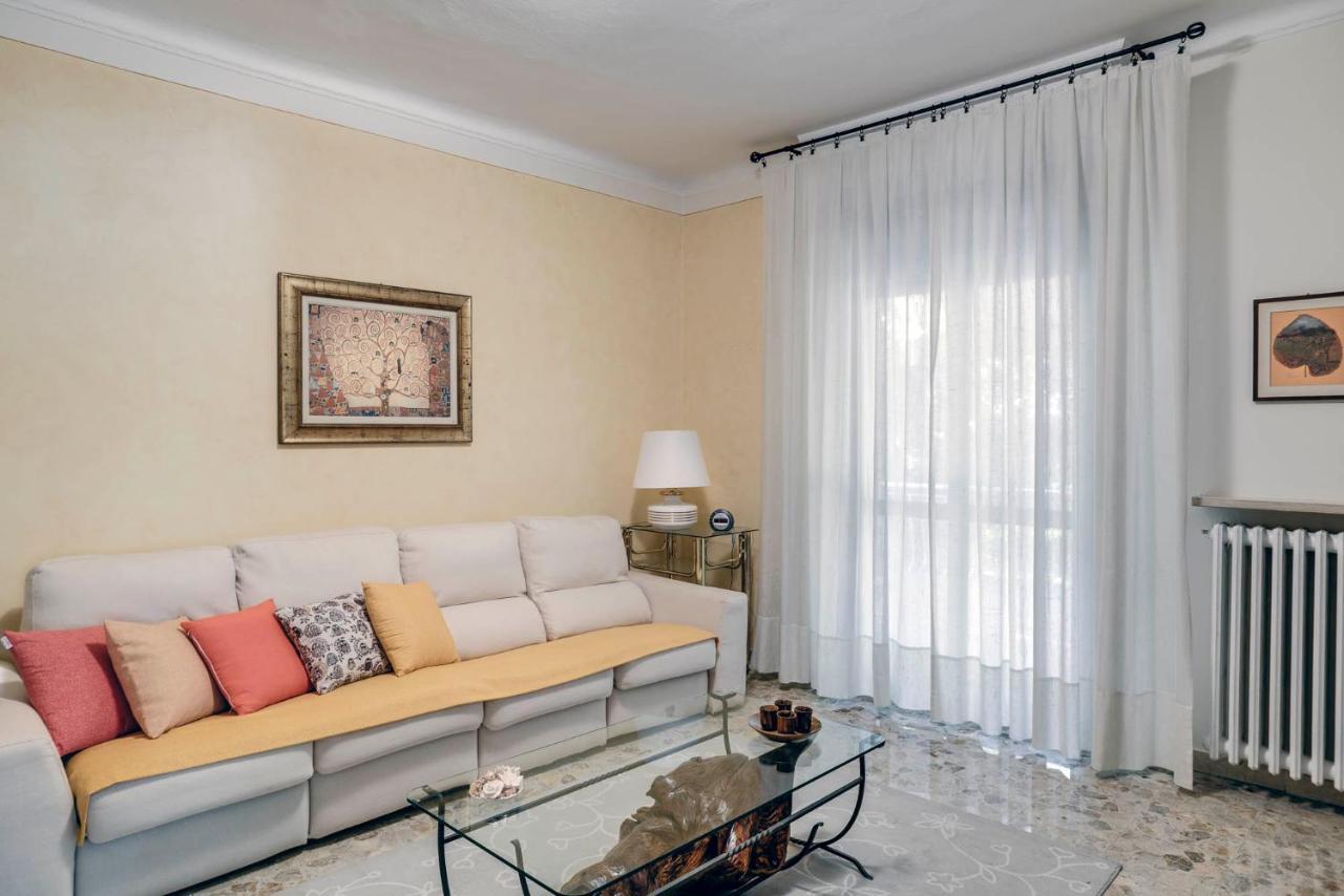 Sentirsi A Casa, Lontano Da Casa-Feel At Home Away From Home Caronno Pertusella Exterior foto
